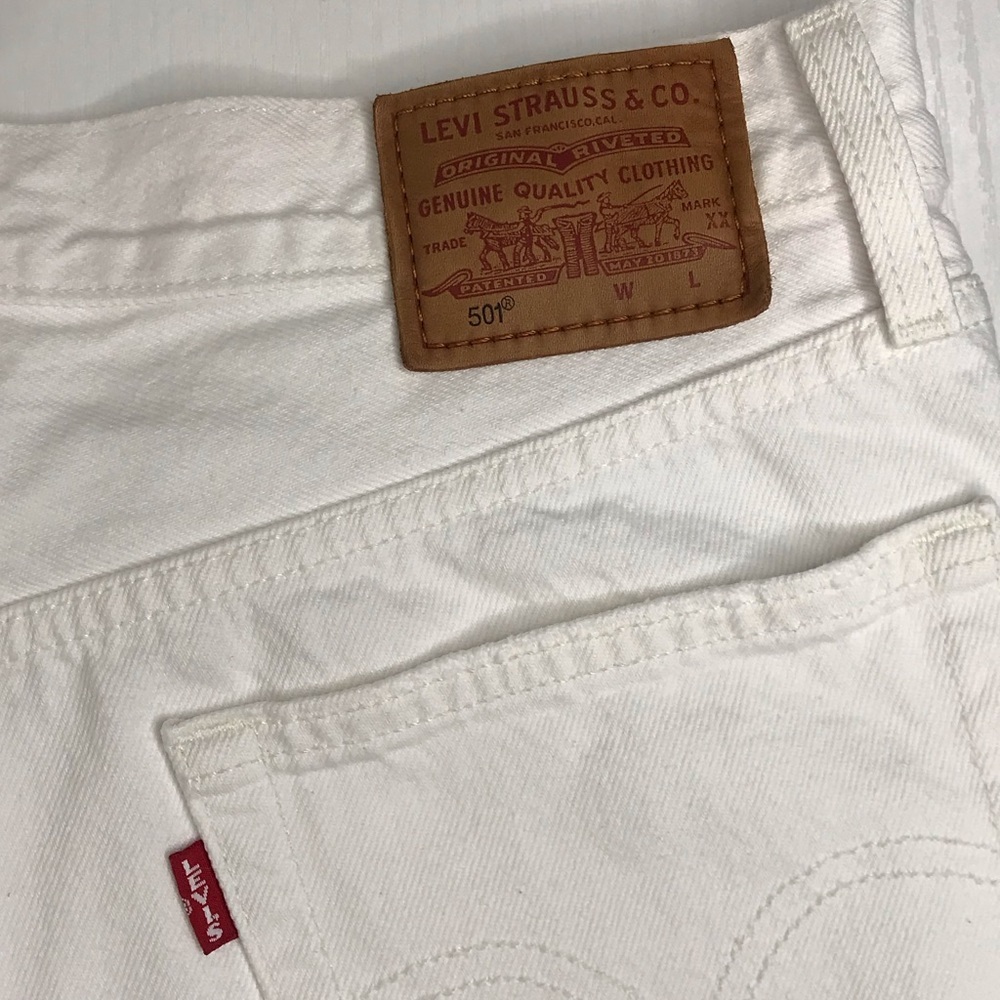 Levi’s 501 Women’s White Shorts Size 27 - Picture 8 of 15